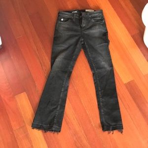 Size 24- womens AG cropped jeans. The Jodi Crop.